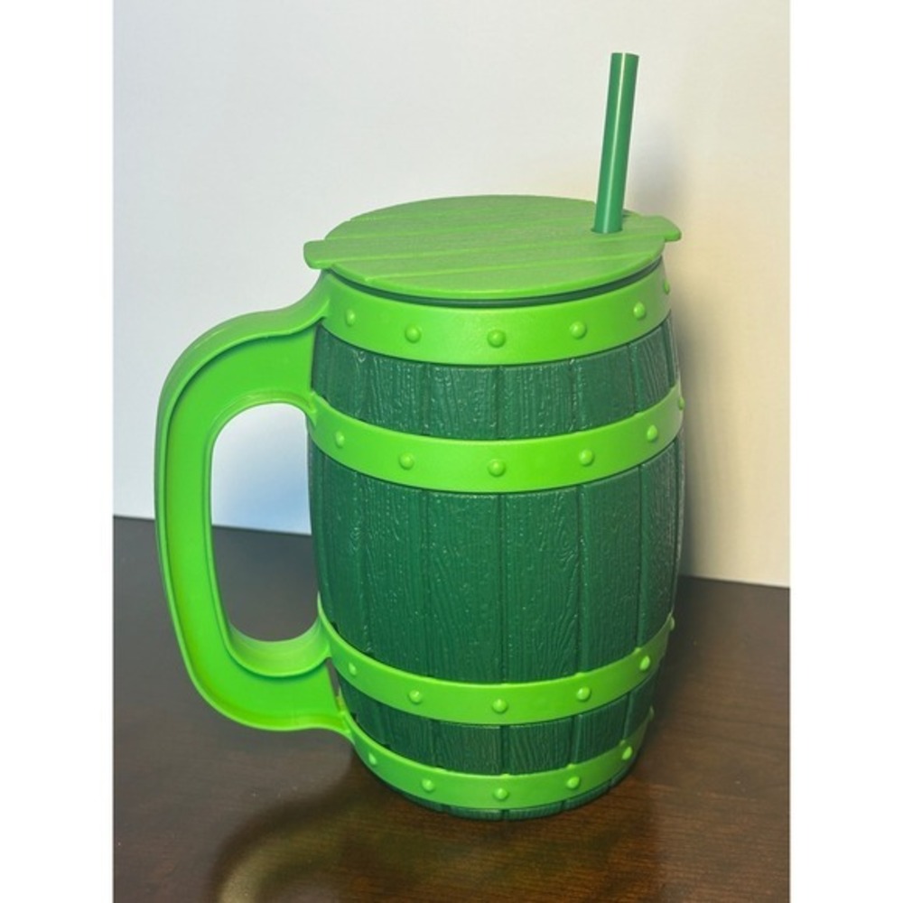 St Patricks Day Green Barrel Mug Set of 2 Plastic Shamrock Beer Stein with Straw - Picture 9 of 14